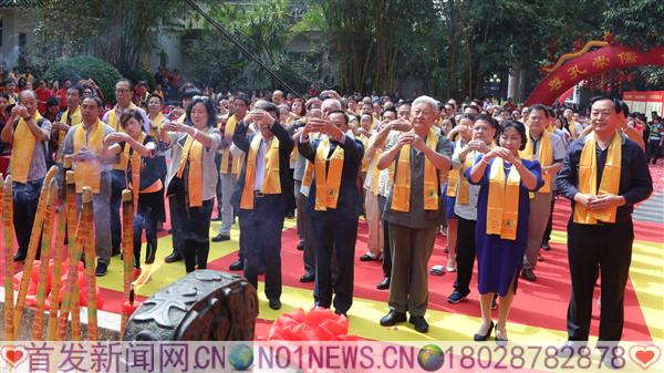 民众祭拜先师.jpg 民众祭拜先师.jpg